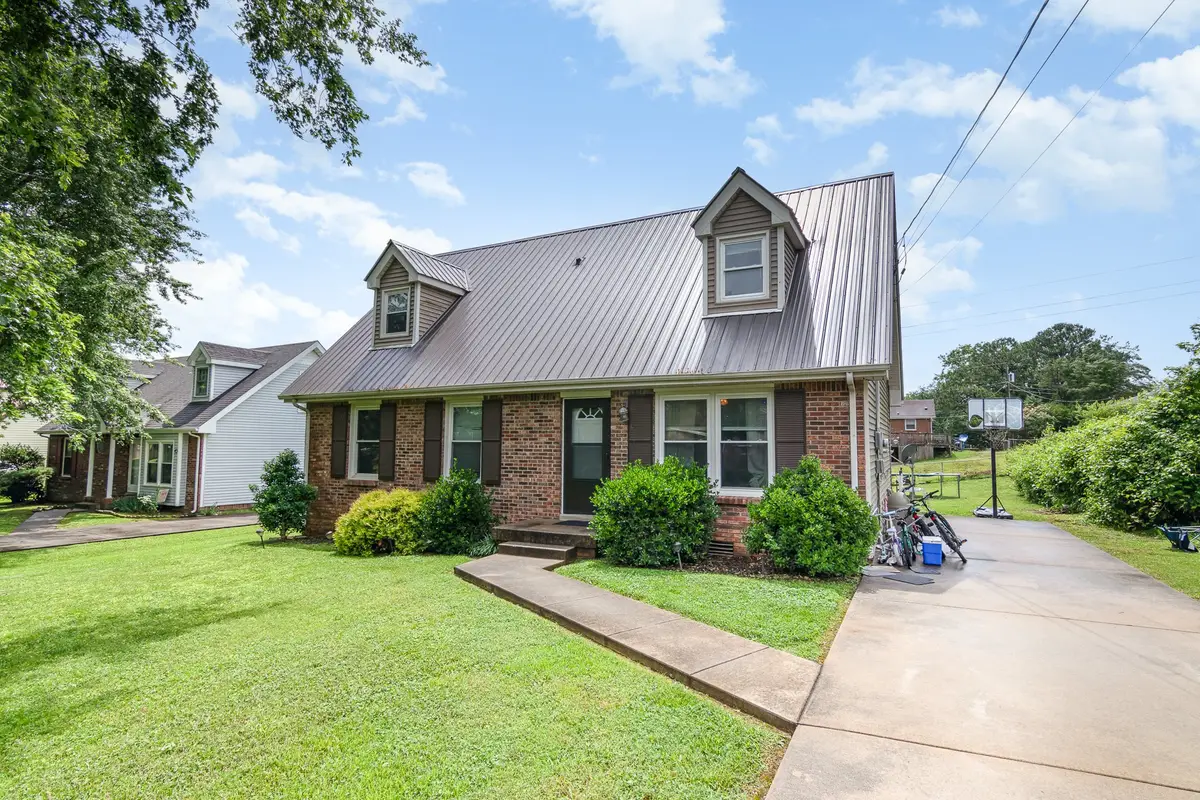 408 Helton Dr, Clarksville, TN 37042 - #1