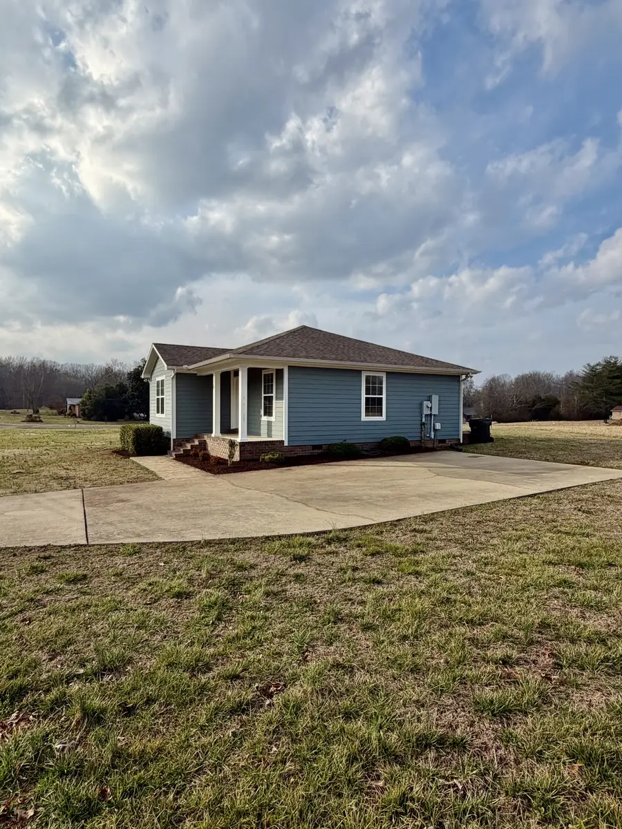 904 Fall River Rd, Lawrenceburg, TN 38464 - #2