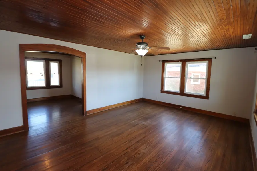 400 Meador Dr, Lafayette, TN 37083 - #2