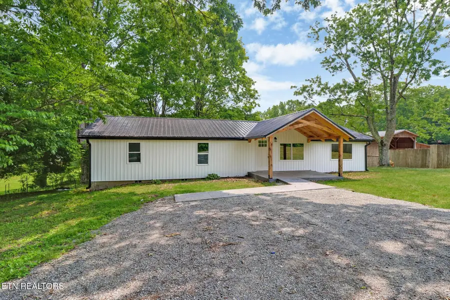 1095 Franklin Rd, Jamestown, TN 38556 - #3