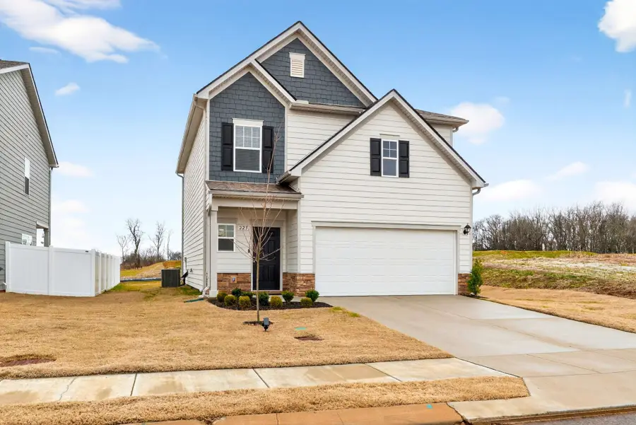 225 Hillview Ave, Shelbyville, TN 37160 - #2