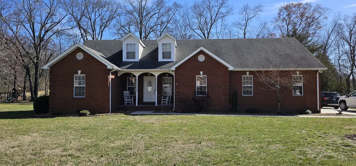 215 Woodson Dr, Tullahoma, TN 37388 - #1