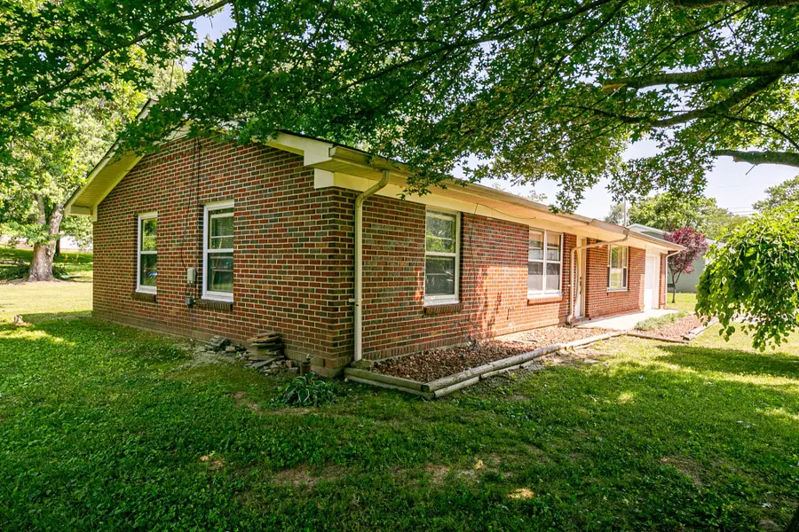 302 Falla St, McMinnville, TN 37110 - #2