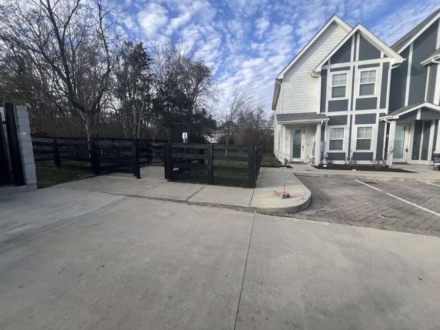 302 Williams Ave #102, Madison, TN 37115 - #3