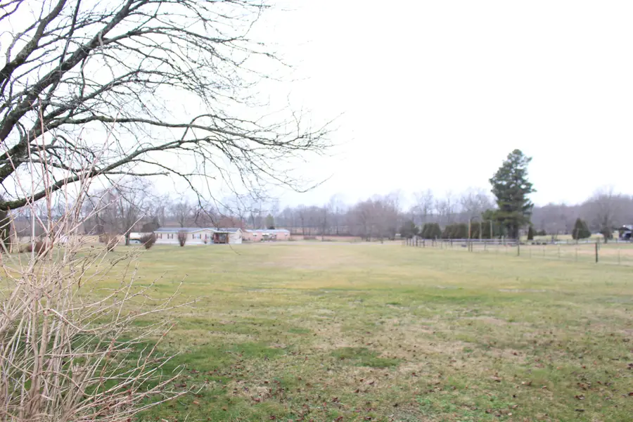 914 Castle St, McMinnville, TN 37110 - #3