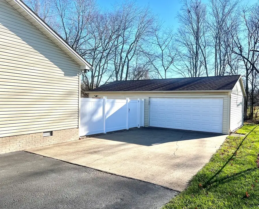 667 Winchester Dr, Hopkinsville, KY 42240 - #2