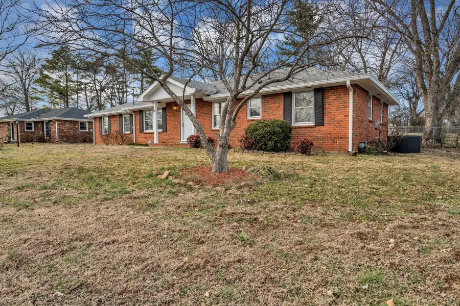 114 Connie Dr, Hendersonville, TN 37075 - #2