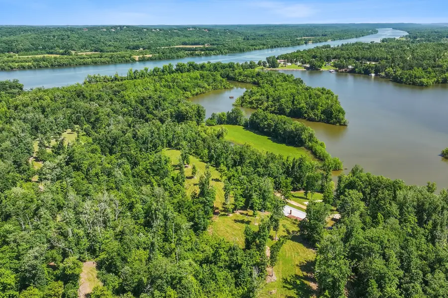 508 Lakeside Dr, Linden, TN 37096 - #3