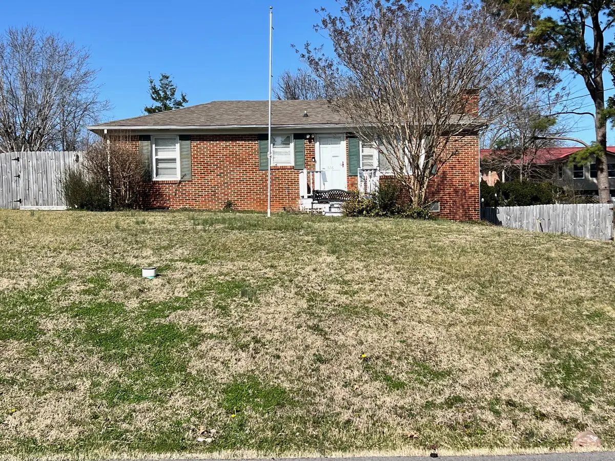 326 Lagoon Dr, McMinnville, TN 37110 - #1