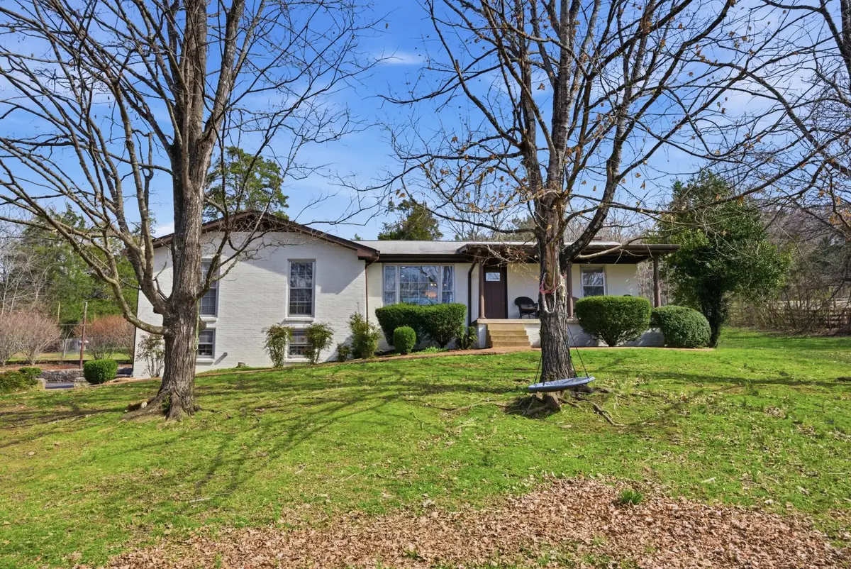 5981 Temple Rd, Nashville, TN 37221 - #1