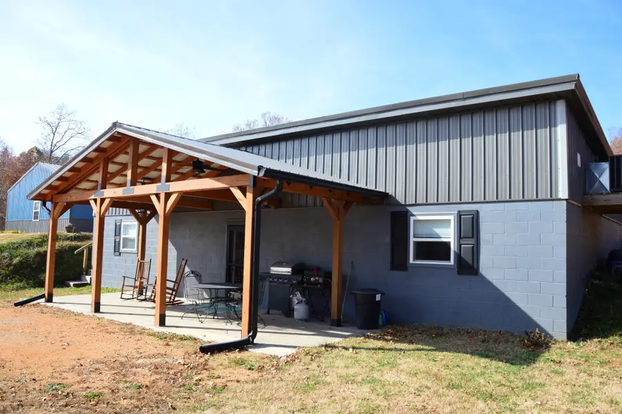 351 Hurricane Creek Rd, Linden, TN 37096 - #2
