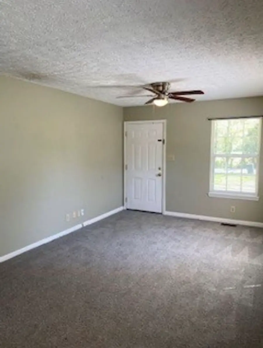 440 Pembroke Oak Grove Rd, Oak Grove, KY 42262 - #2