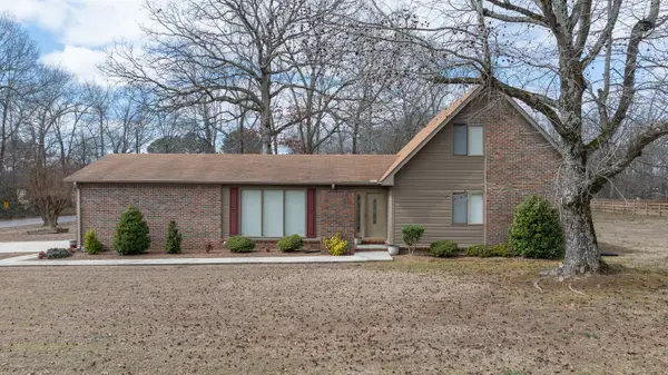 1002 N Beech Dr, Fayetteville, TN 37334