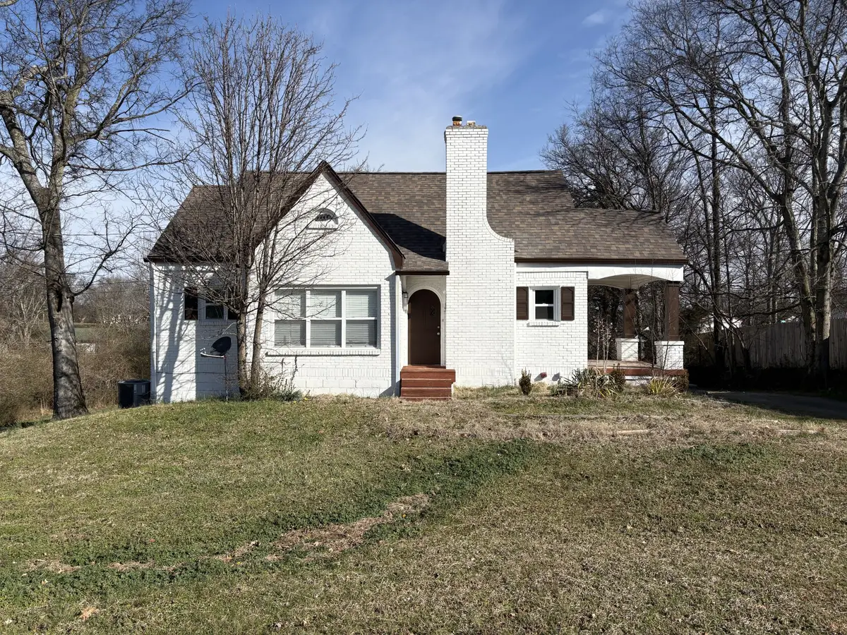 1236 W Commerce St, Lewisburg, TN 37091 - #1