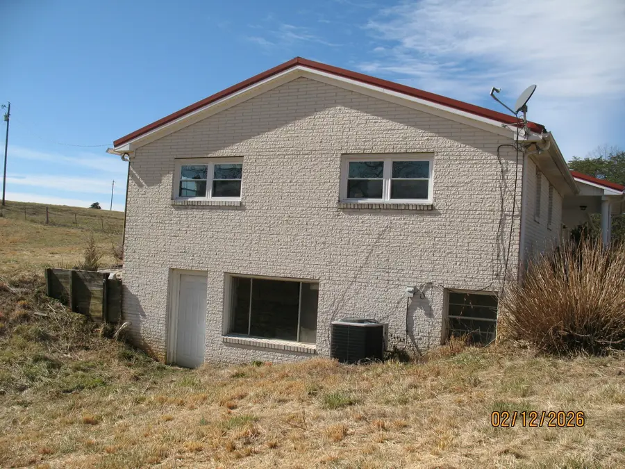 271 Geesling Ln, Hilham, TN 38568 - #2