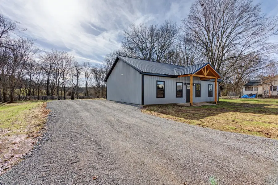 584 Mill St, Lynnville, TN 38472 - #2
