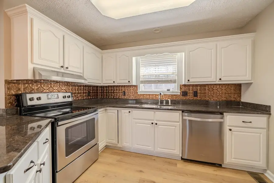 155 Greenwood Ave, Savannah, TN 38372 - #3