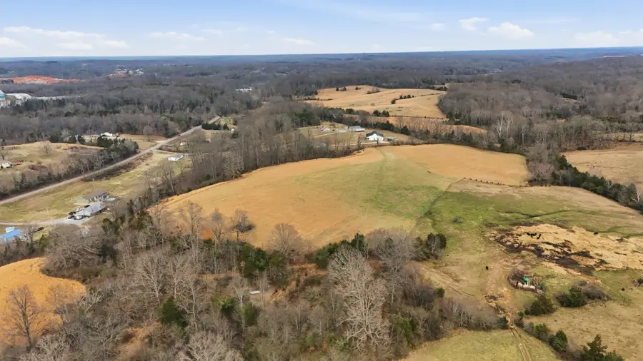 424 Gum Branch Rd, Burns, TN 37029 - #2