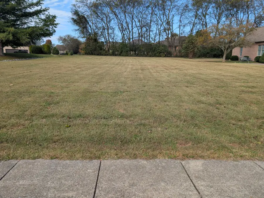 501 Bay Point Dr, Gallatin, TN 37066 - #2