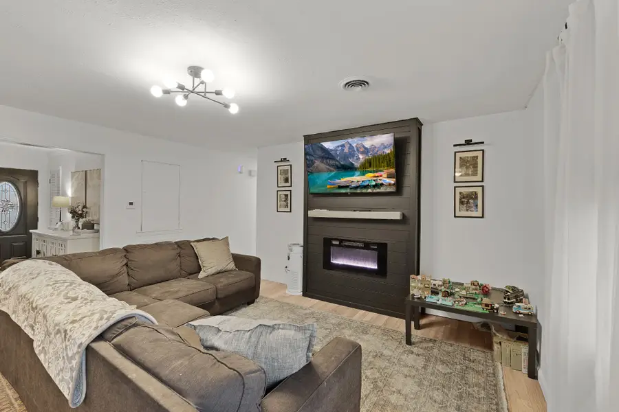 8064 Pillow Dr, Milan, TN 38358 - #2