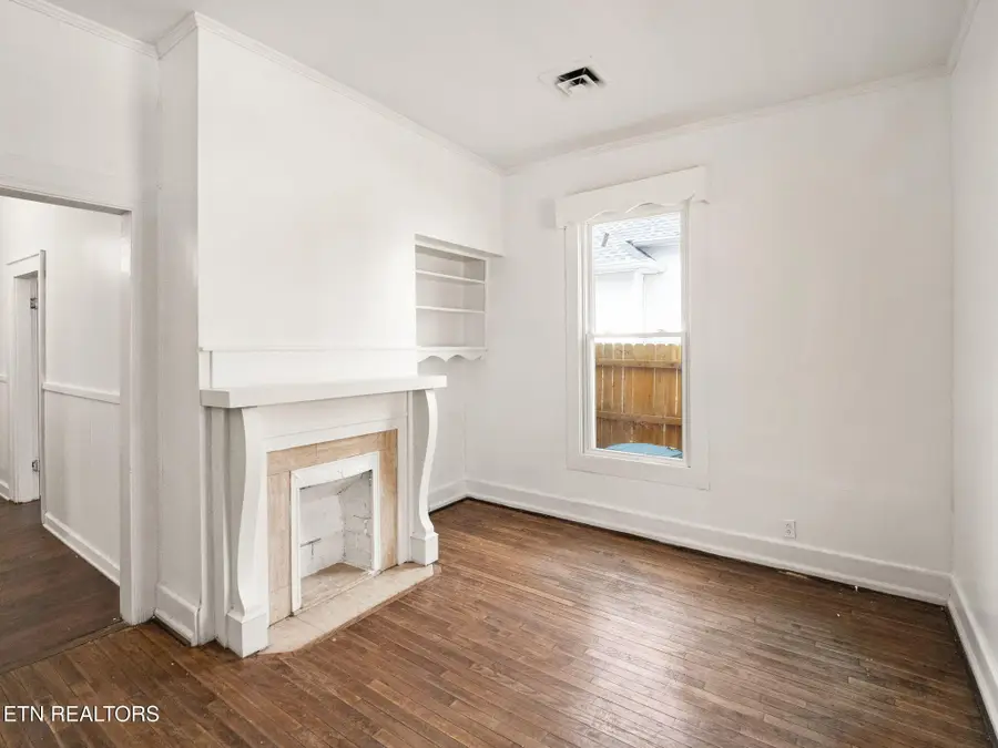 317 Aden St, Paris, TN 38242 - #3