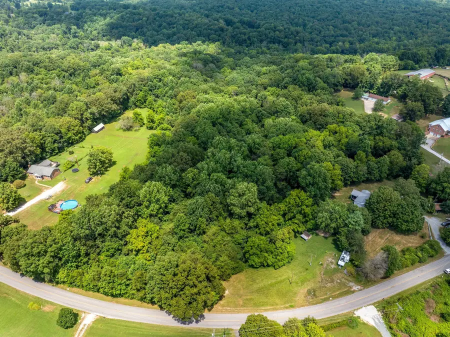 1374 Deal Rd, Burns, TN 37029 - #2