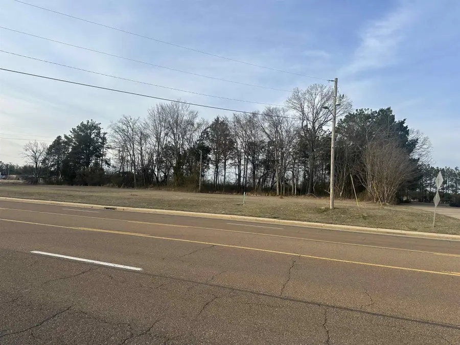 654 Main St, Adamsville, TN 38310 - #2