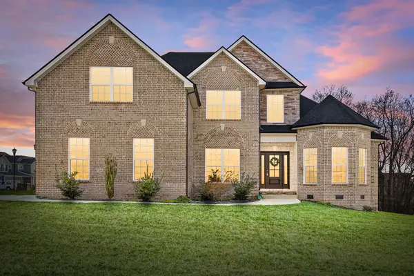 1481 English Oak Dr, Clarksville, TN 37043