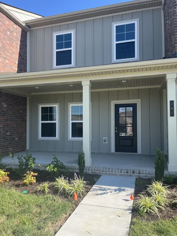 741 Coburg St, Gallatin, TN 37066