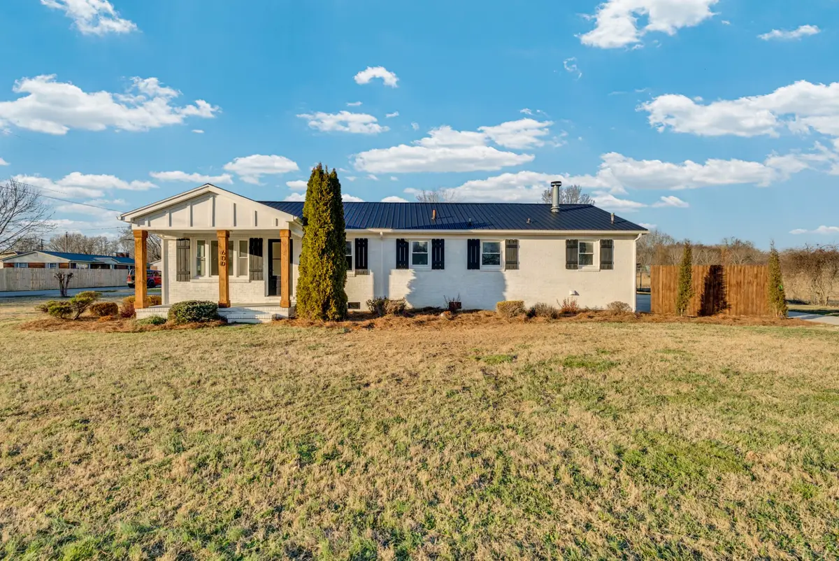 600 Cadillac Ln, McMinnville, TN 37110 - #1