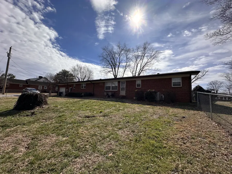 110 Westwood 6th Ave, McMinnville, TN 37110 - #2