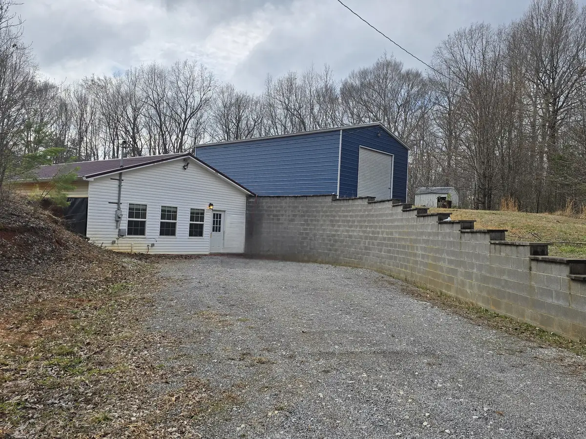 321 S John Locke Rd, McMinnville, TN 37110 - #1