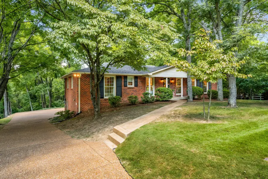 518 Woodhurst Dr, Nashville, TN 37220 - #3