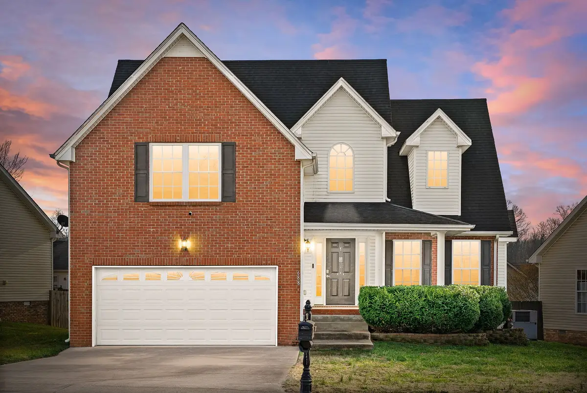 688 Foxfield Dr, Clarksville, TN 37042 - #1