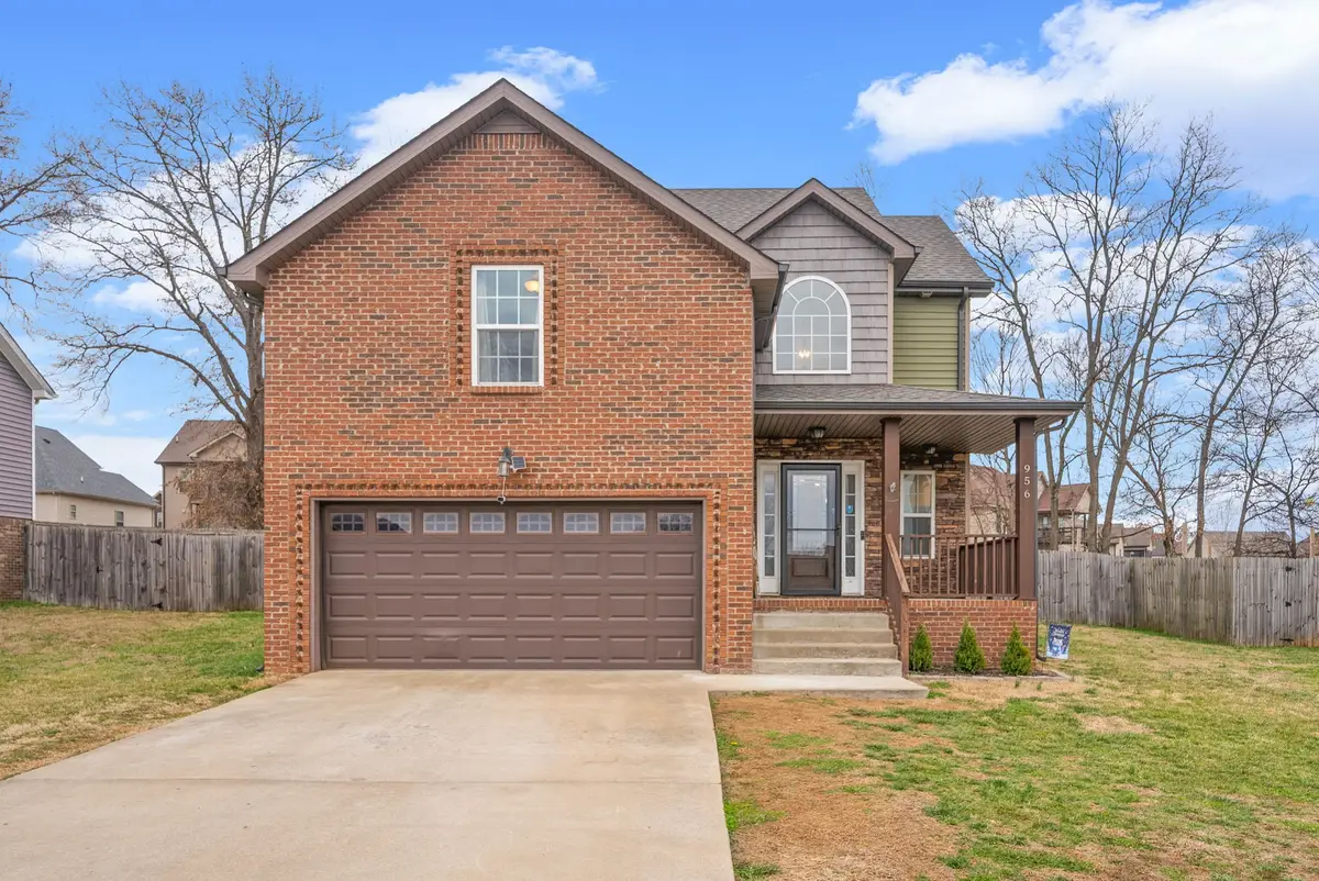 956 Harding Dr, Clarksville, TN 37042 - #1