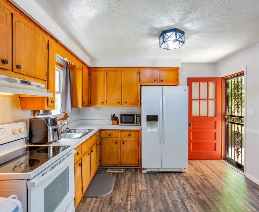 221 Paddock Rd, Clarksville, TN 37043 - #2