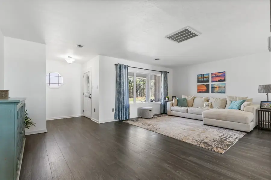 591 Shore Dr, Big Sandy, TN 38221 - #2