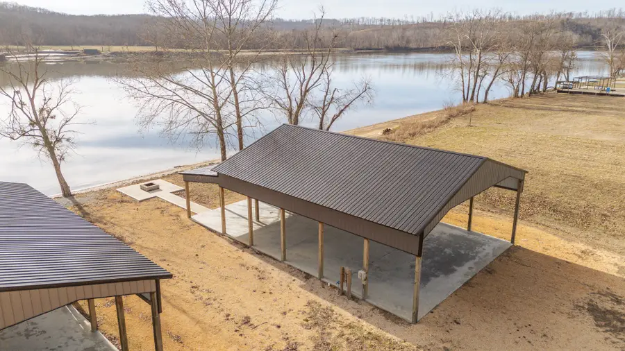 235 Hardin Bottom River Rd, Clifton, TN 38425 - #2