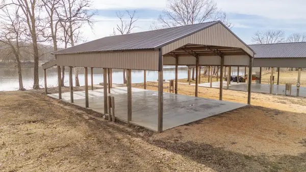 209 Hardin Bottom River Rd, Clifton, TN 38425