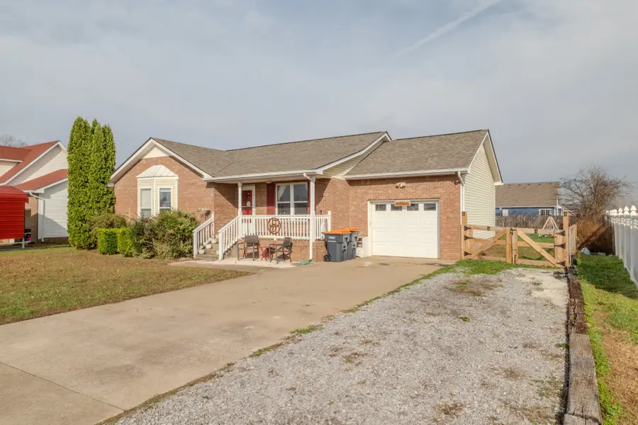 1735 Hazelwood Rd, Clarksville, TN 37042 - #3