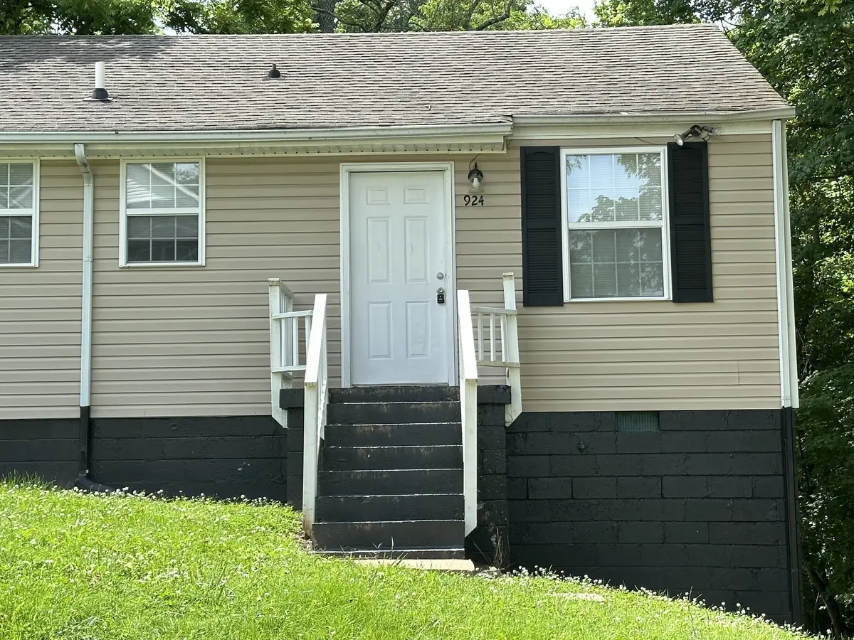 928 Woody Hills Dr, Clarksville, TN 37040 - #1