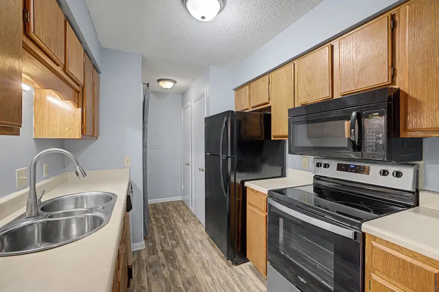 137 Brooke Castle Dr, Hermitage, TN 37076 - #2