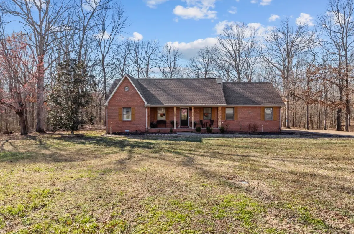818 Oakland Dr, New Johnsonville, TN 37134 - #1