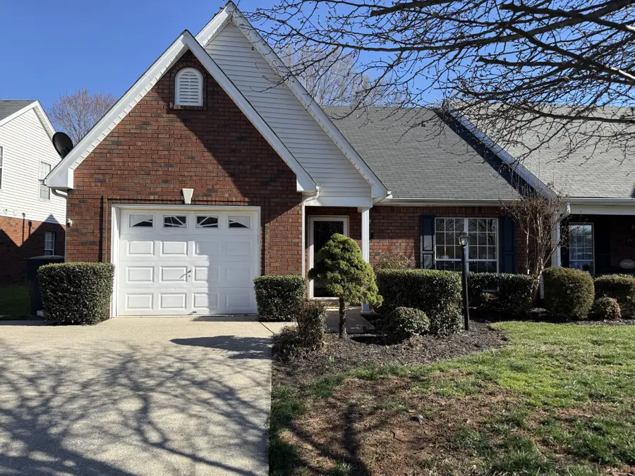 647 Stonetrace Dr, Murfreesboro, TN 37128 - #2