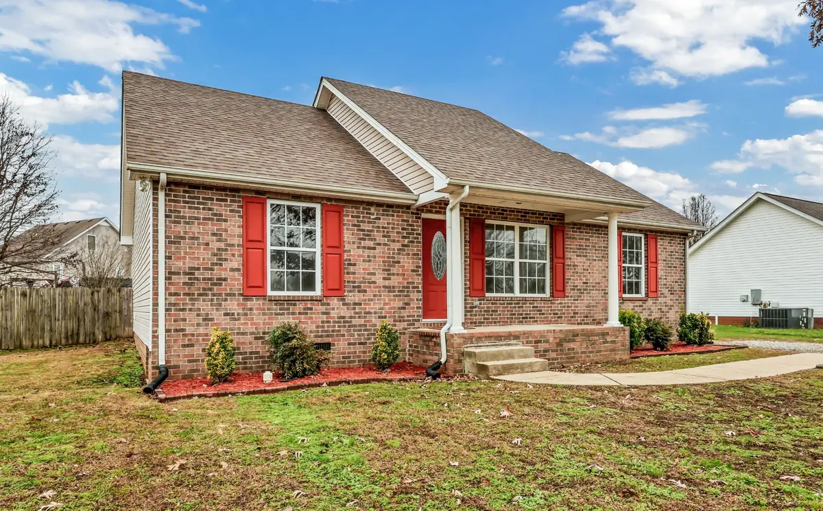 327 N Harris Rd, Portland, TN 37148 - #1