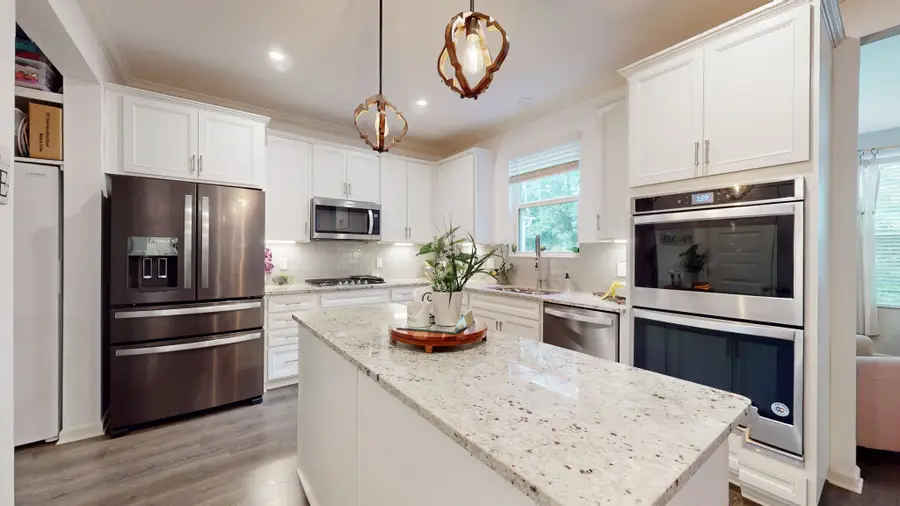 551 Montrose Dr, Mount Juliet, TN 37122 - #2