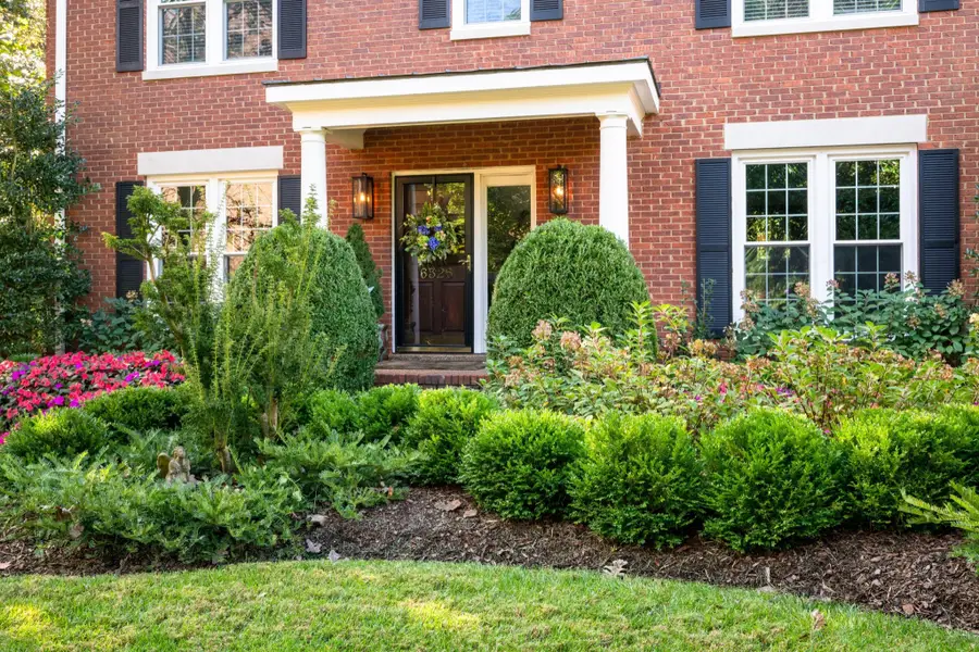 6326 Chickering Woods Dr, Nashville, TN 37215 - #3