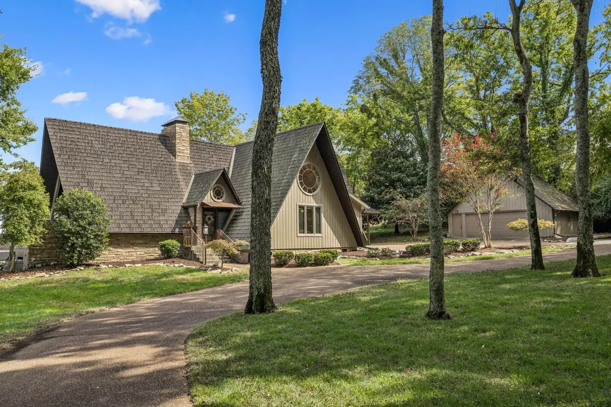 220 Waterview Dr, Hendersonville, TN 37075 - #1