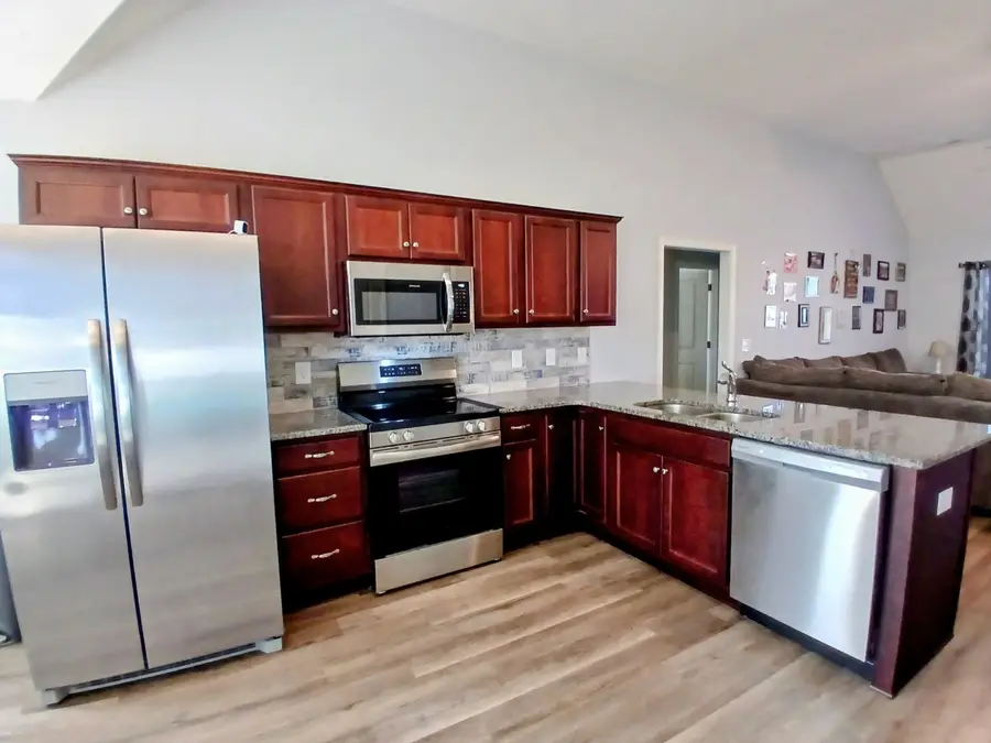 213 Meadowbrook Dr, Shelbyville, TN 37160 - #3