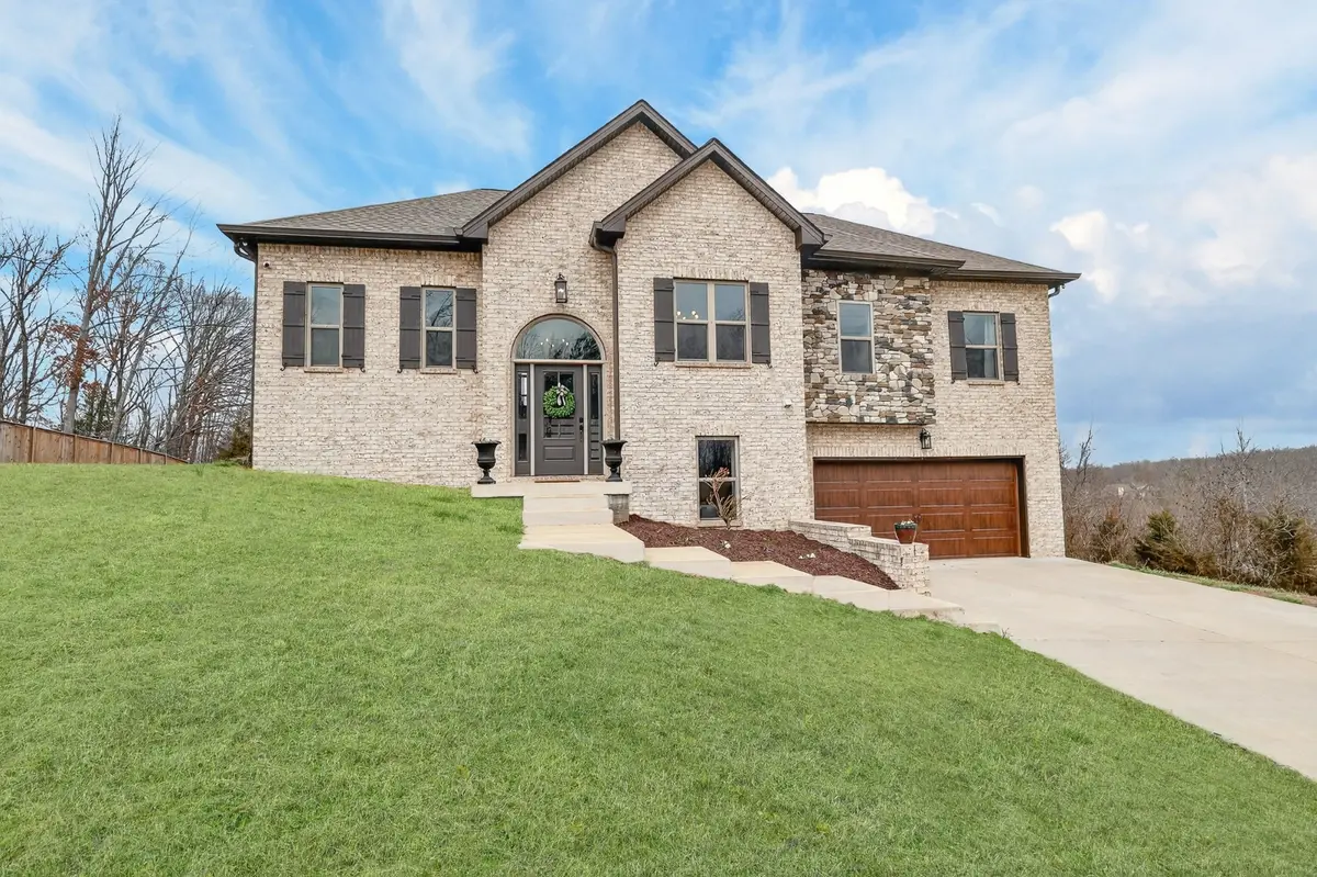 105 Brook Hollow Ct, Bon Aqua, TN 37025 - #1